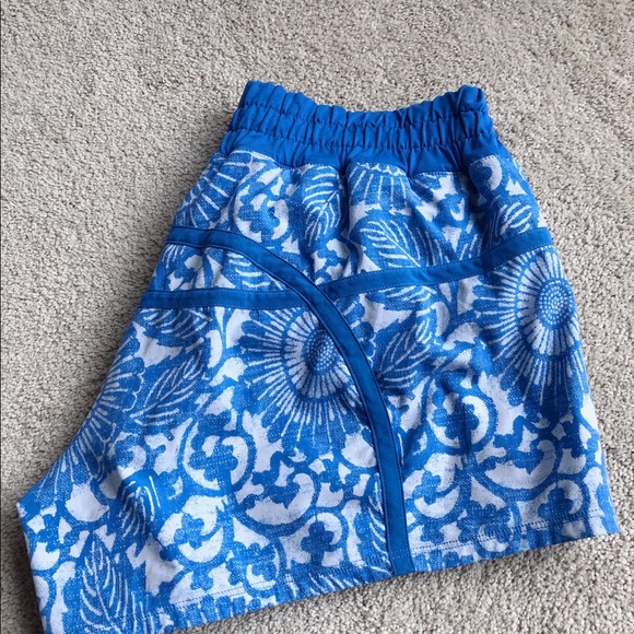 SOLD-Lululemon shorts - Picture 3 of 5